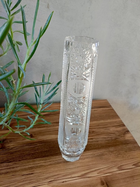 Kryształowy wazon z okresu PRL, wysoki (30 cm)