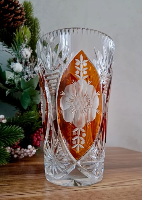 Wazon kryształowy z Huty Julia – bursztynowy