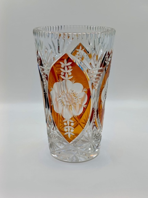 Wazon kryształowy z Huty Julia – bursztynowy